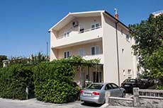 Apartment near the Beach in Makarska for 7 persons-Apartment Zdravko