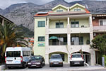 Apartments near the beach in Makarska-Apartment Tony