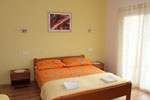 Apartments near the beach in Makarska-Apartment Tony