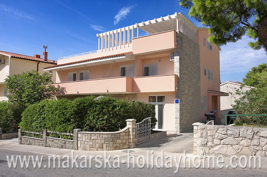Private accommodation in Makarska, close to the beach