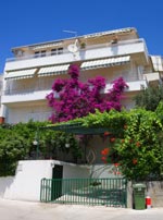 Apartments for rent near the sea in Makarska - Apartments Rose