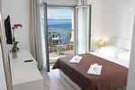 Rooms by the Sea in Makarska - Bed and Breakfast Plaža