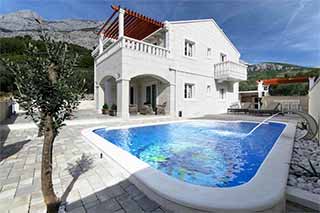 Croatia Accommodation near the beach in Makarska riviera